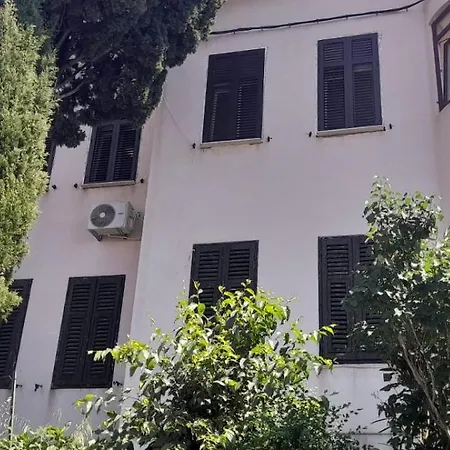 1 Apartment