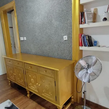 1 Apartment *