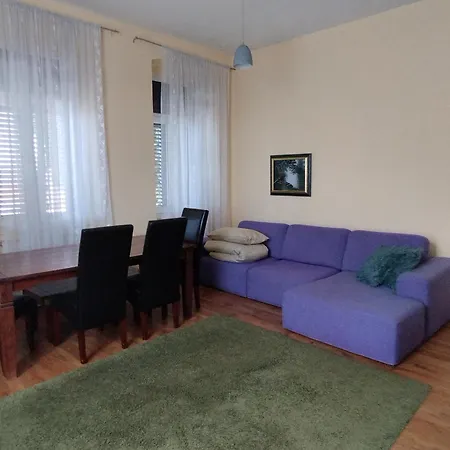 1 Apartment