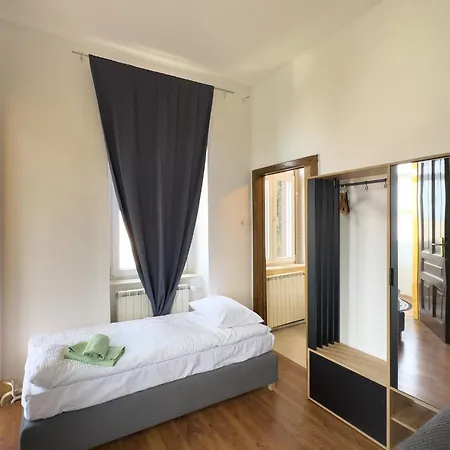 1 Apartment