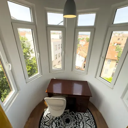 1 Apartment *