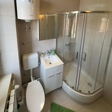 1 Apartment